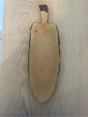 Vintage 1981 Handcrafted Natural Wood Serving Board - Cream/Brown Made in Italy